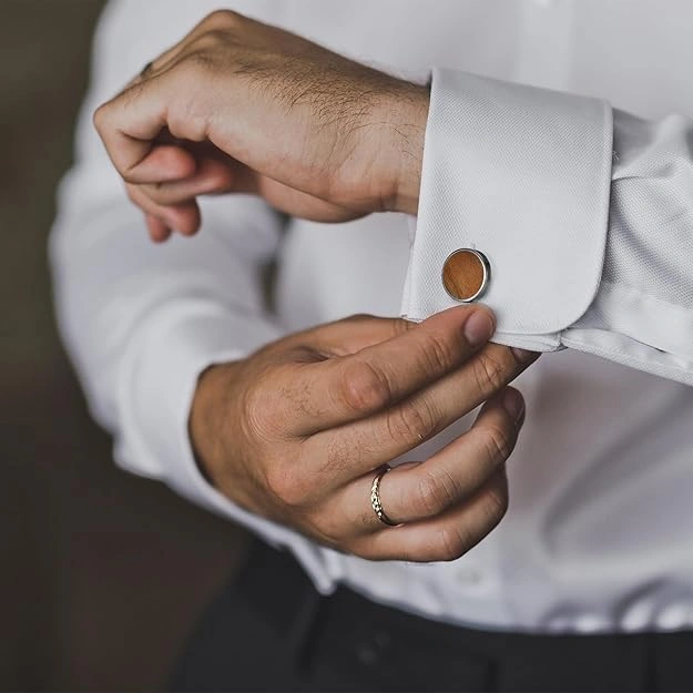 Men’s Wood Grain Round Cufflinks – Wedding & Business Accessories