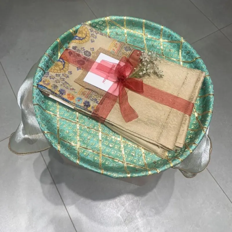 Emerald Elegance Wedding Tray – Green Themed Luxury Display for Wedding Gifting