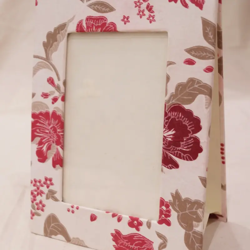 Red & Beige Floral Fabric Photo Frame